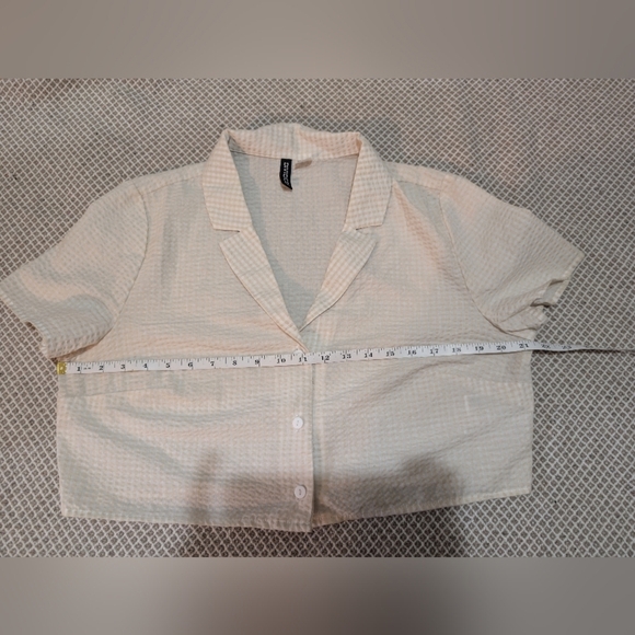 H&M Divided Cream Textured Button-Down Shirt - Picture 11 of 12